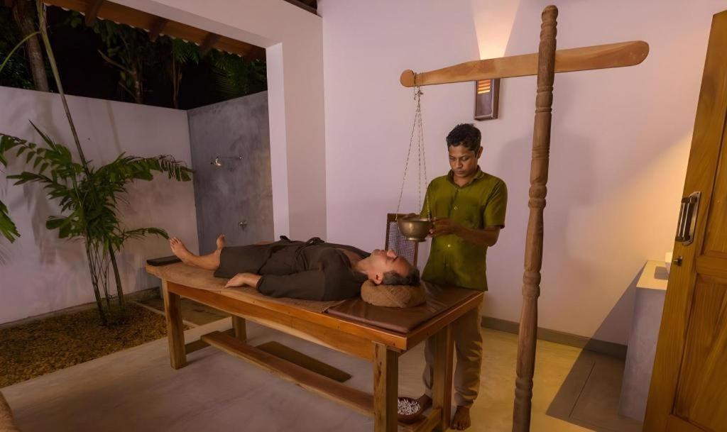 Roman Lake Ayurveda Boutique Resort Ahungalla Ngoại thất bức ảnh