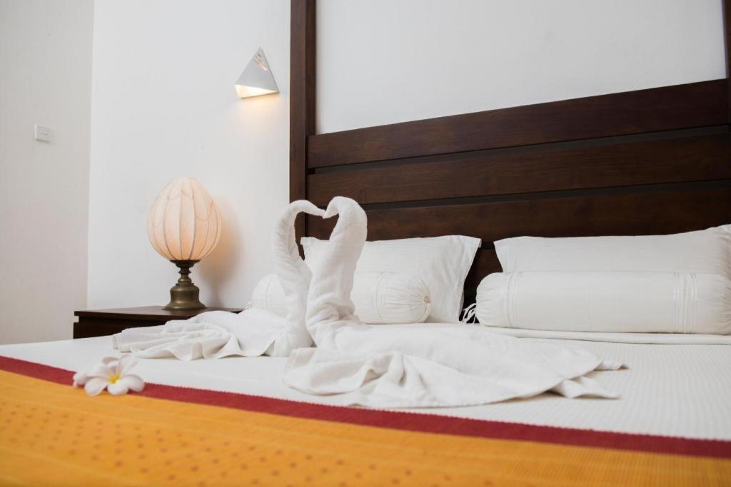Roman Lake Ayurveda Boutique Resort Ahungalla Ngoại thất bức ảnh