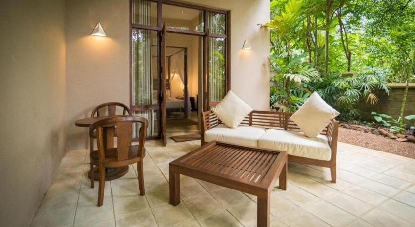 Roman Lake Ayurveda Boutique Resort Ahungalla Ngoại thất bức ảnh