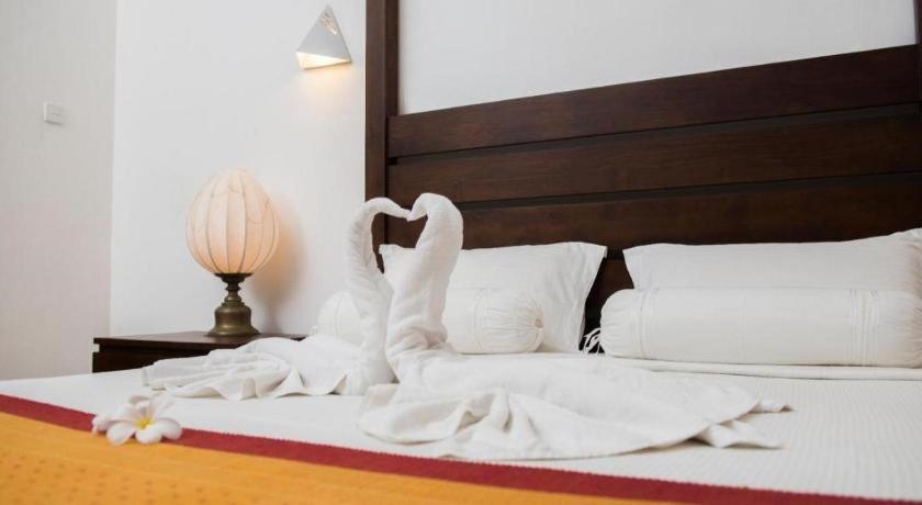 Roman Lake Ayurveda Boutique Resort Ahungalla Ngoại thất bức ảnh