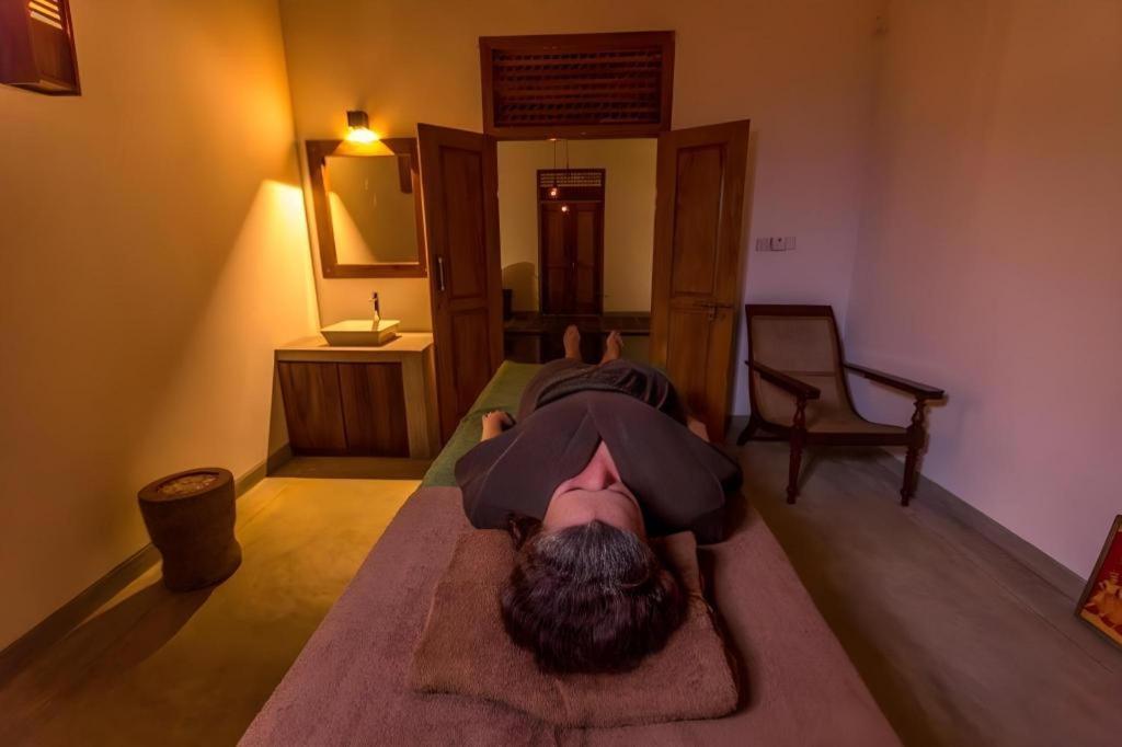 Roman Lake Ayurveda Boutique Resort Ahungalla Ngoại thất bức ảnh